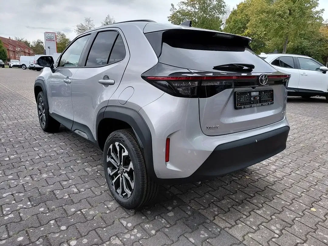 Toyota Yaris Cross - Thumbnail 3