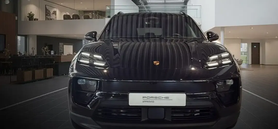 Porsche Macan - Thumbnail 2