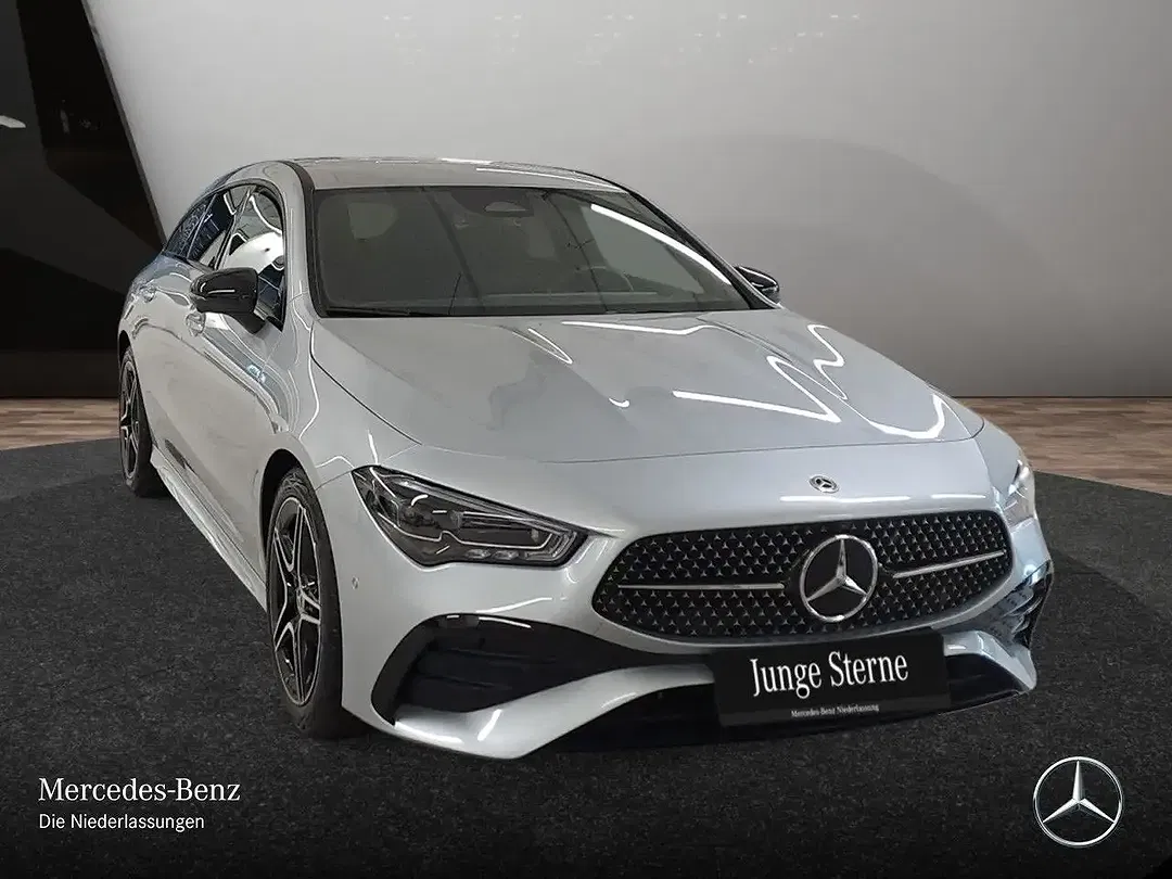 Mercedes-Benz CLA 200 - Thumbnail 4