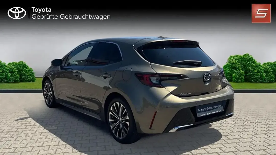 Toyota Corolla - Thumbnail 3