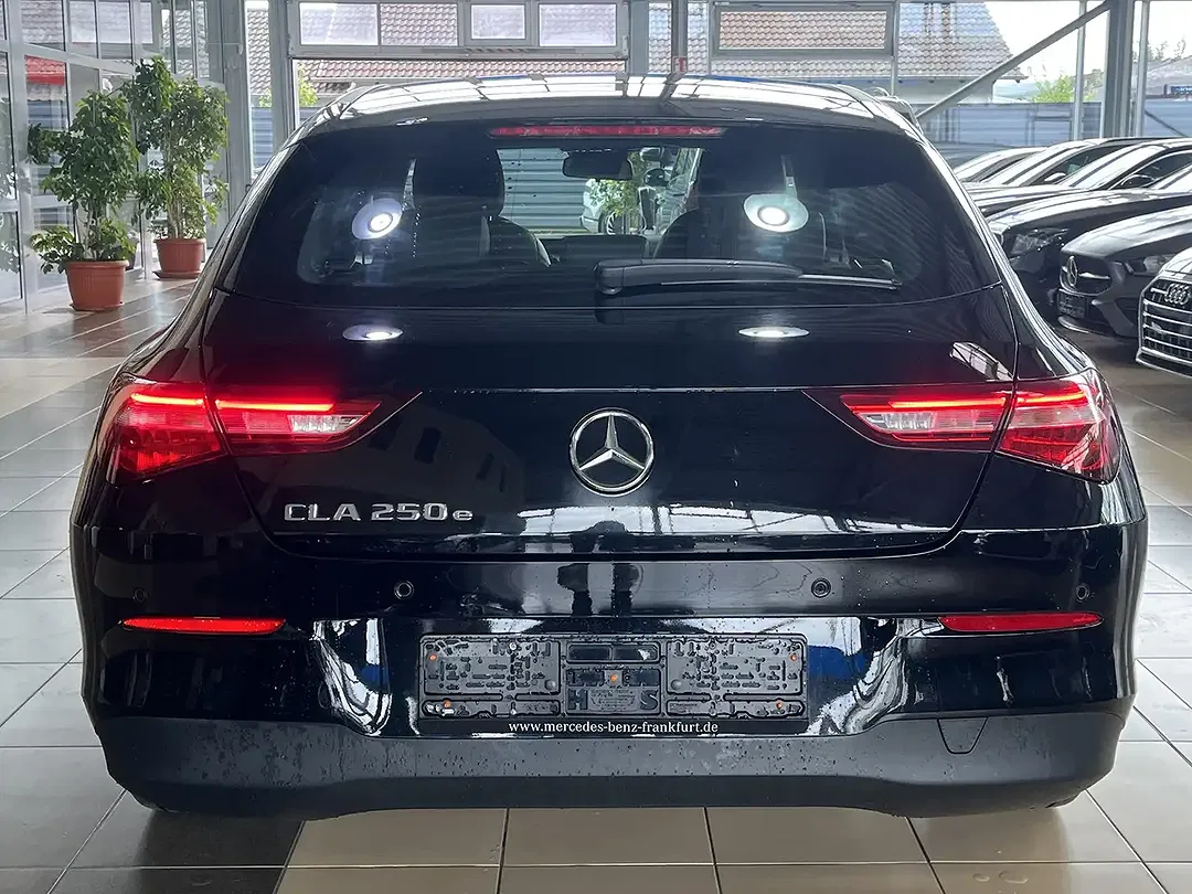 Mercedes-Benz CLA 250 - Thumbnail 4