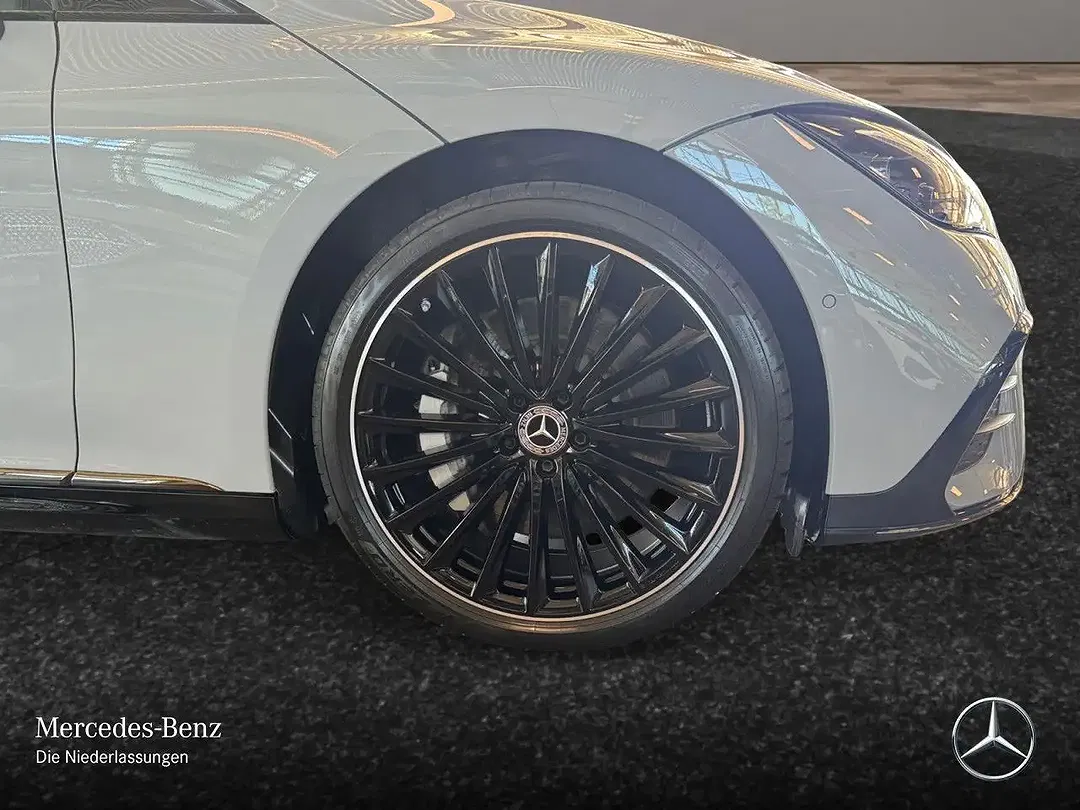 Mercedes-Benz EQE 350 - Thumbnail 5