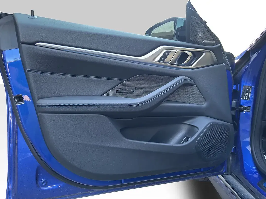 BMW i4 - Thumbnail 14