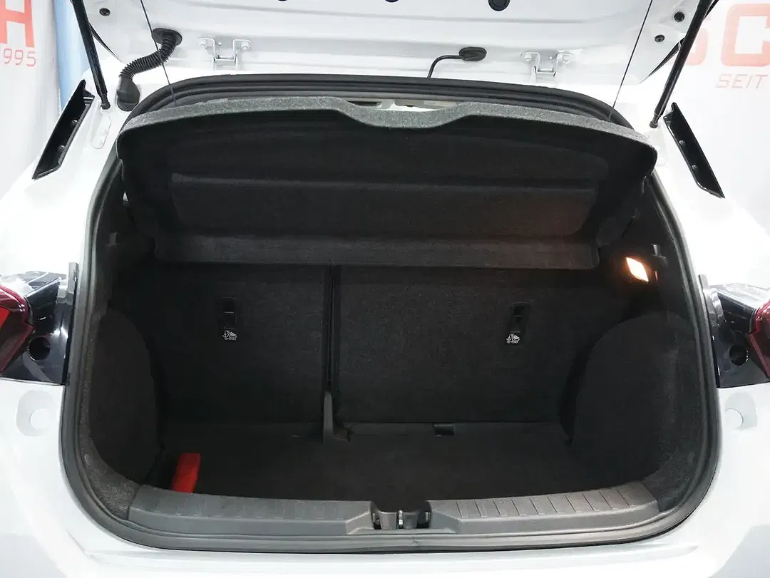 Nissan Micra - Thumbnail 8