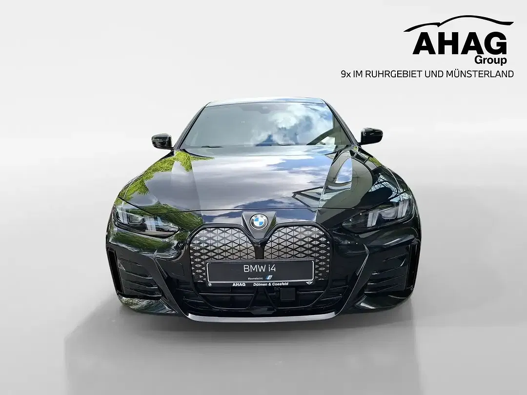 BMW i4 - Thumbnail 2