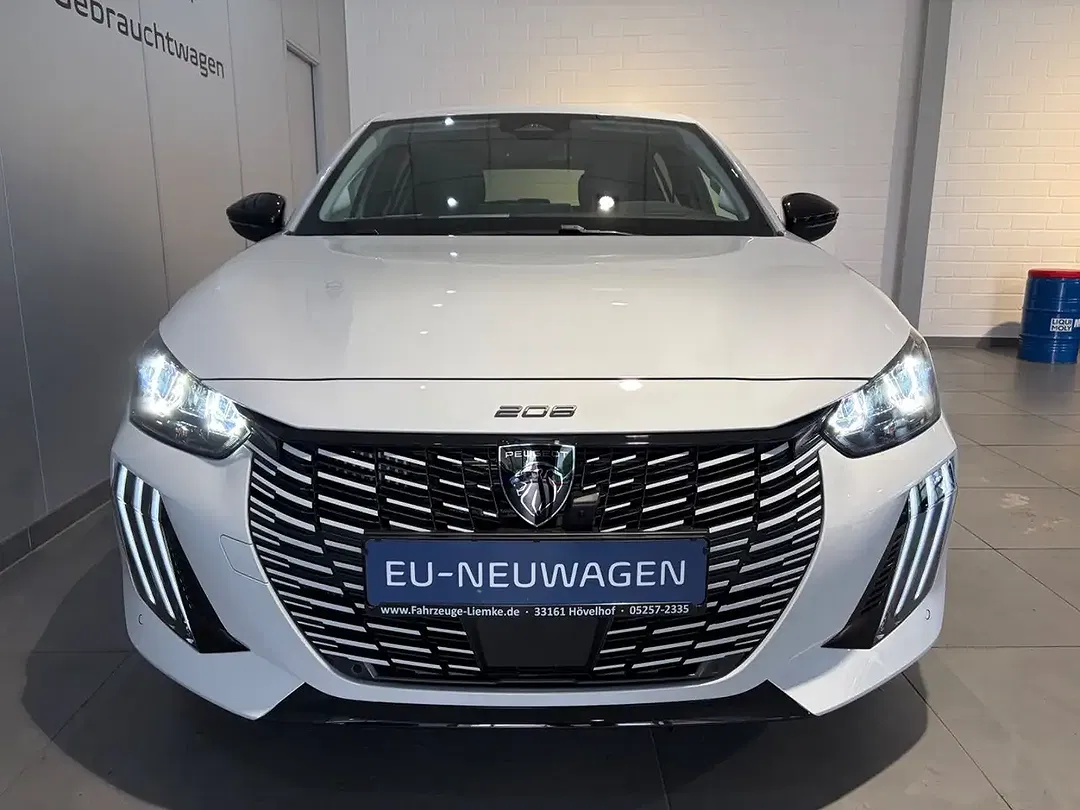 Peugeot 208 - Thumbnail 3