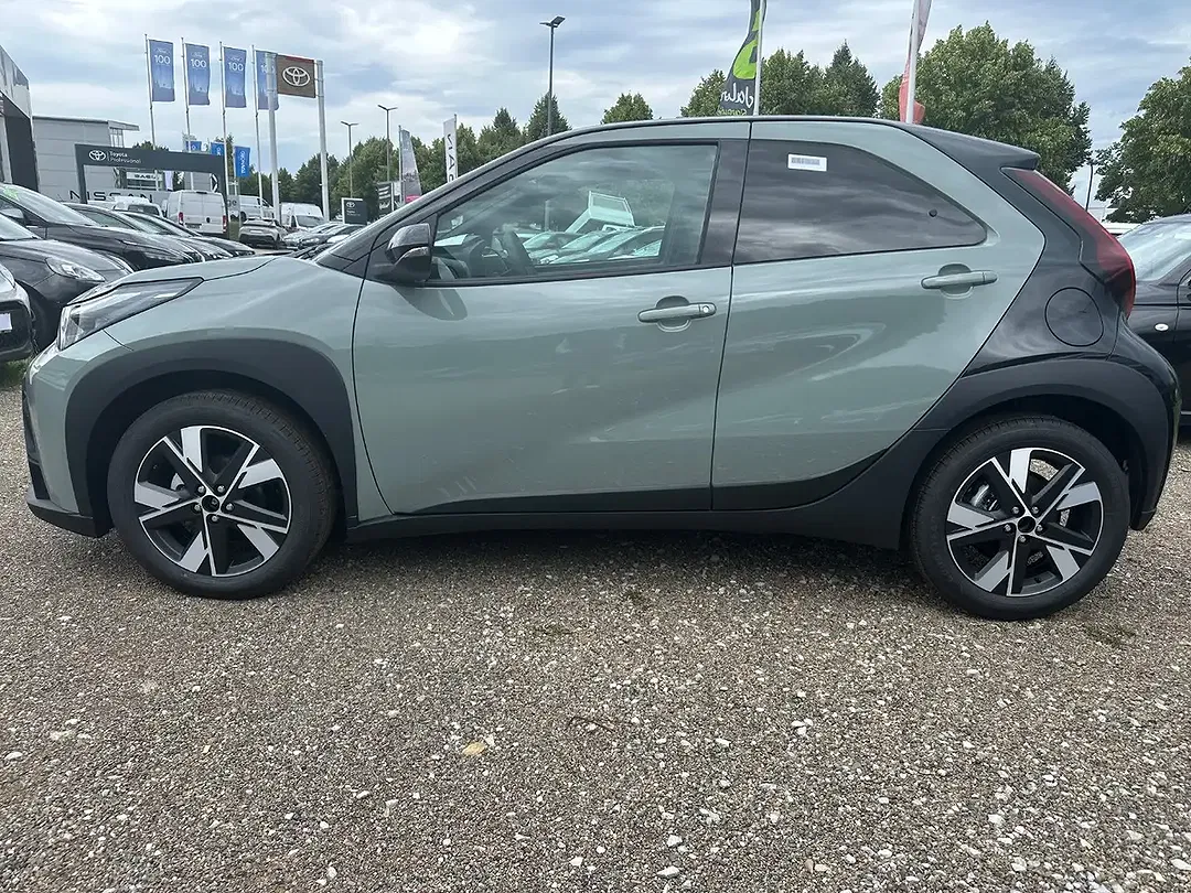 Toyota Aygo - Thumbnail 3
