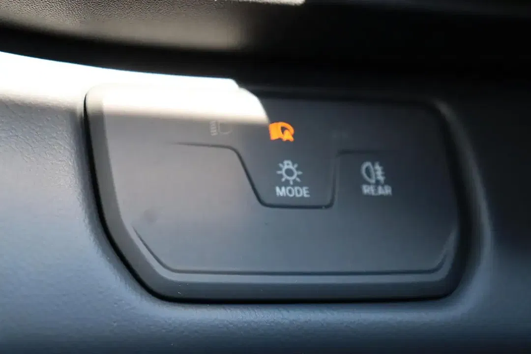 Ford Explorer - Thumbnail 24