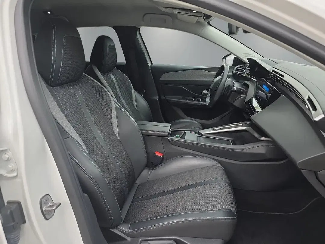 Peugeot 308 - Thumbnail 10