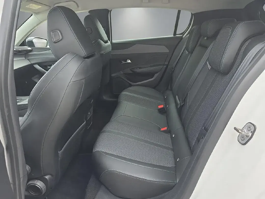 Peugeot 308 - Thumbnail 13