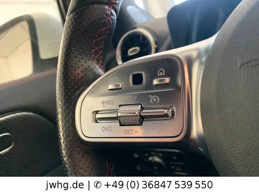 Mercedes-Benz GLA 250 - Thumbnail 11