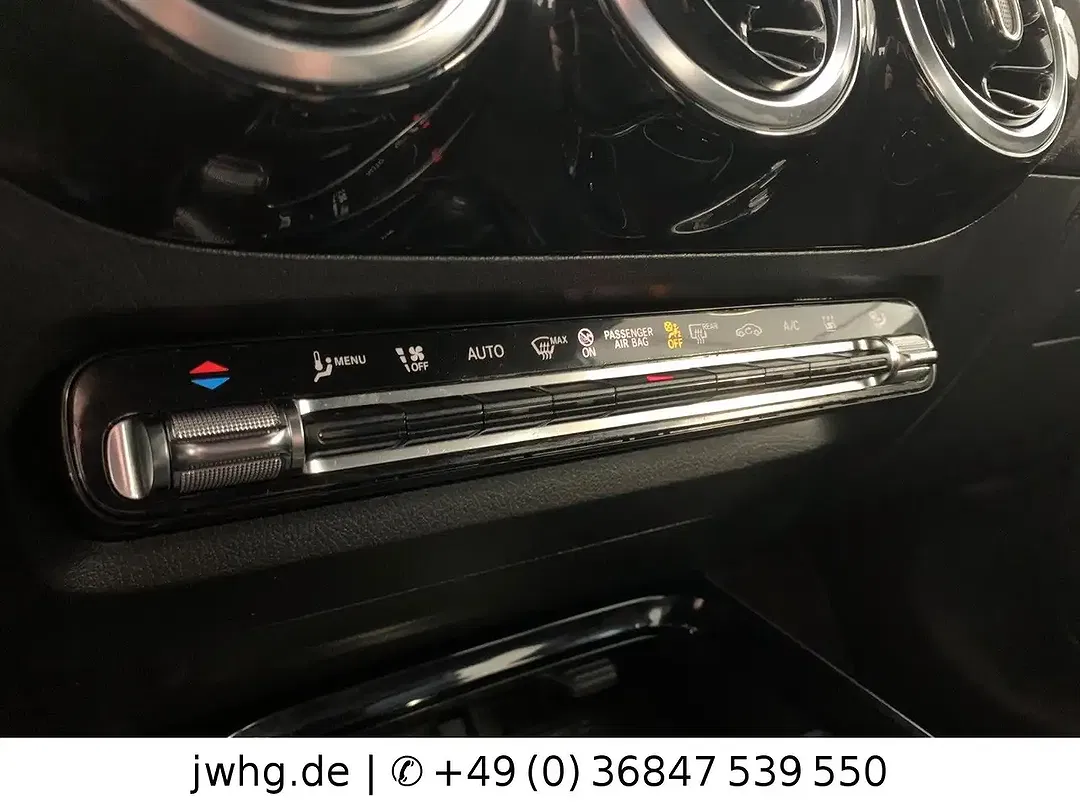 Mercedes-Benz GLA 250 - Thumbnail 13