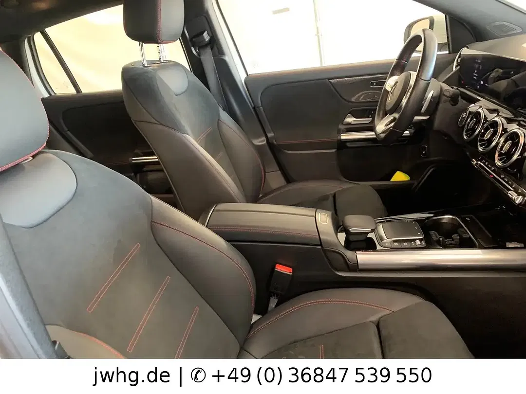 Mercedes-Benz GLA 250 - Thumbnail 3