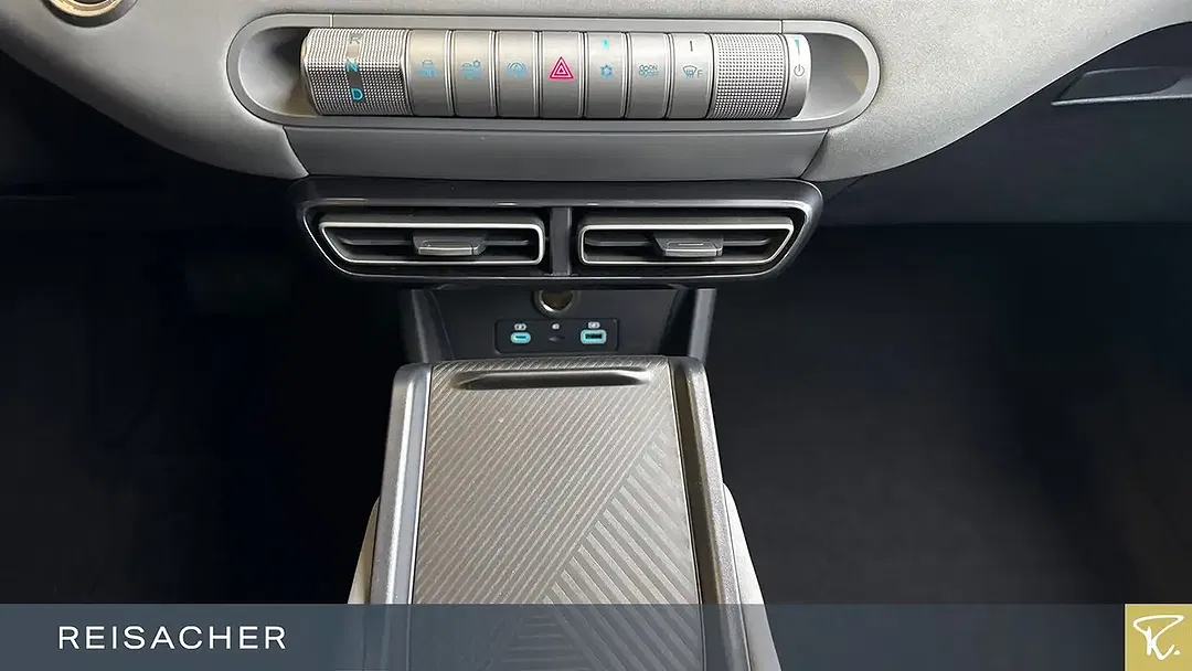 BYD Dolphin - Thumbnail 11
