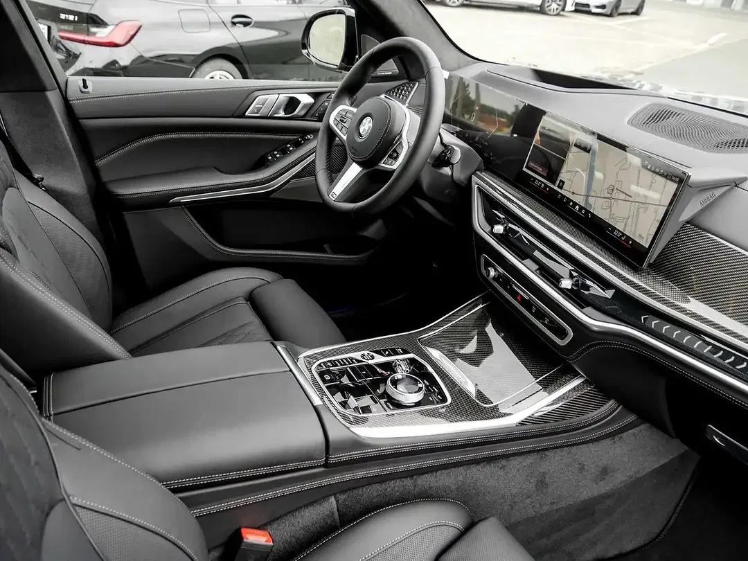BMW X7 - Thumbnail 3