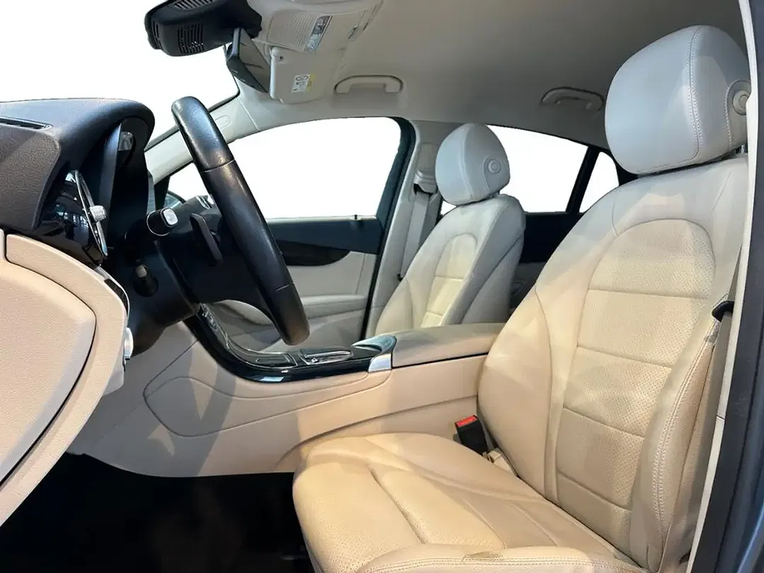 Mercedes-Benz GLC 300 - Thumbnail 9