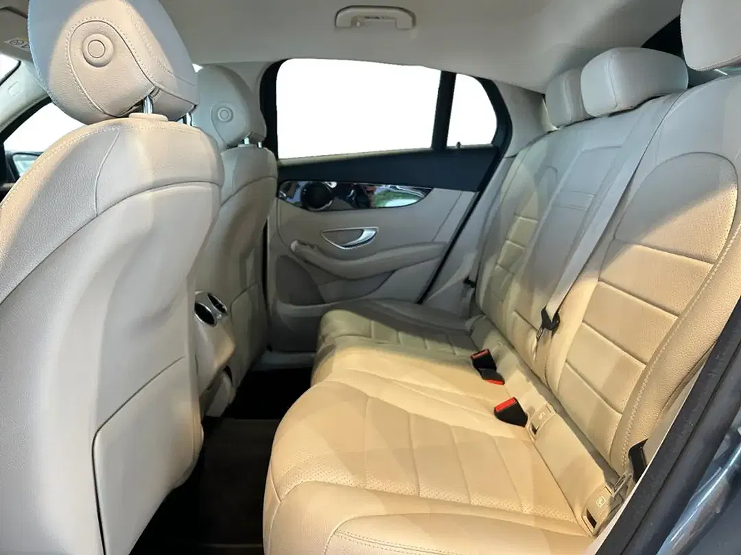 Mercedes-Benz GLC 300 - Thumbnail 11
