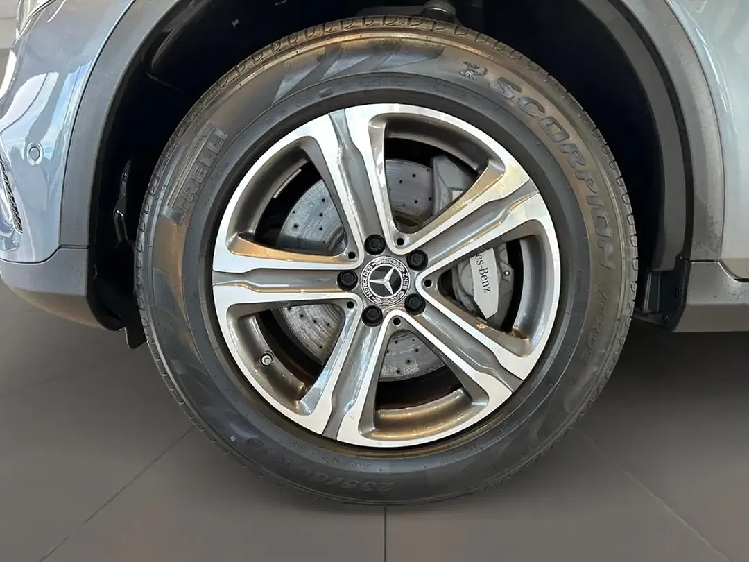 Mercedes-Benz GLC 300 - Thumbnail 12