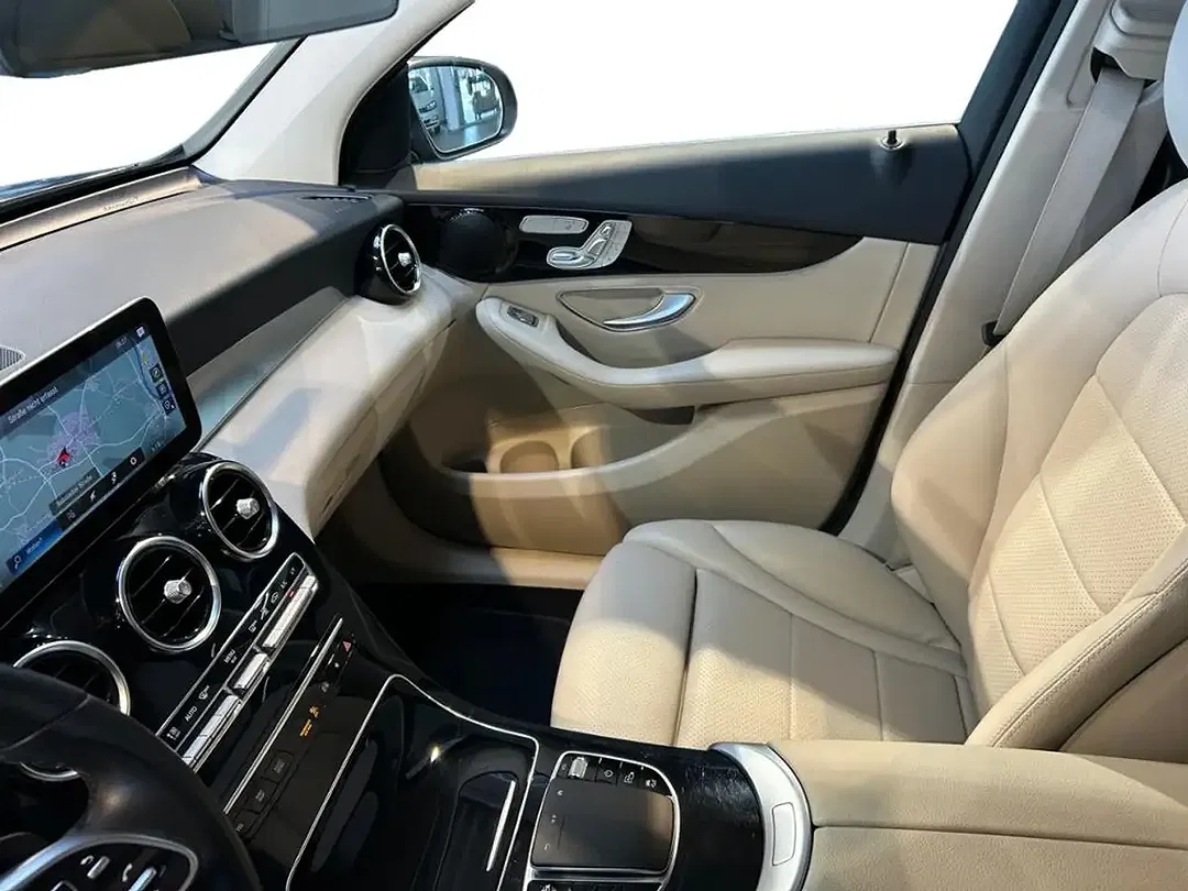 Mercedes-Benz GLC 300 - Thumbnail 8