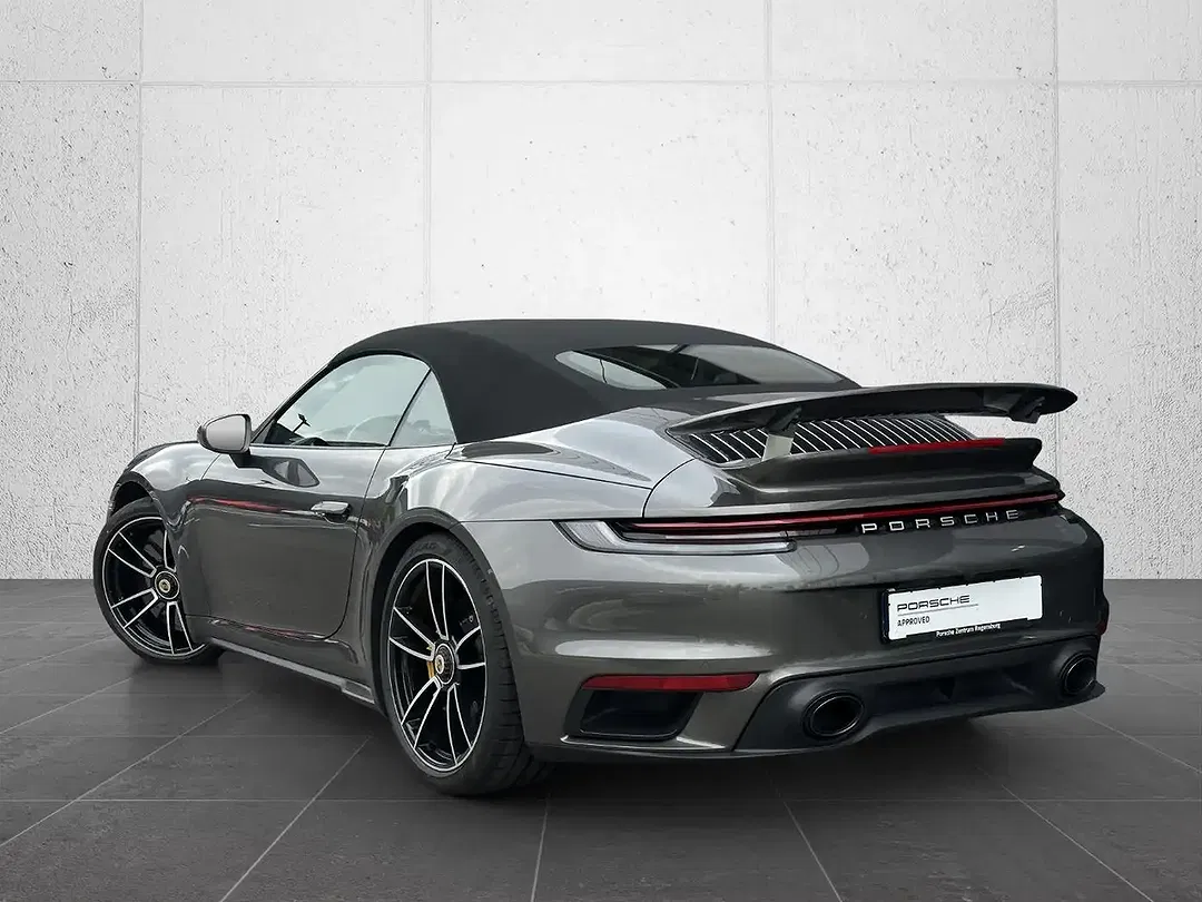 Porsche 992 - Thumbnail 3