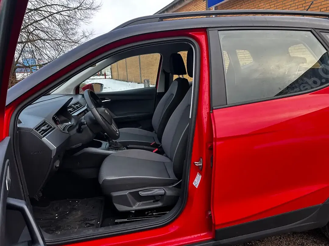 SEAT Arona - Thumbnail 3