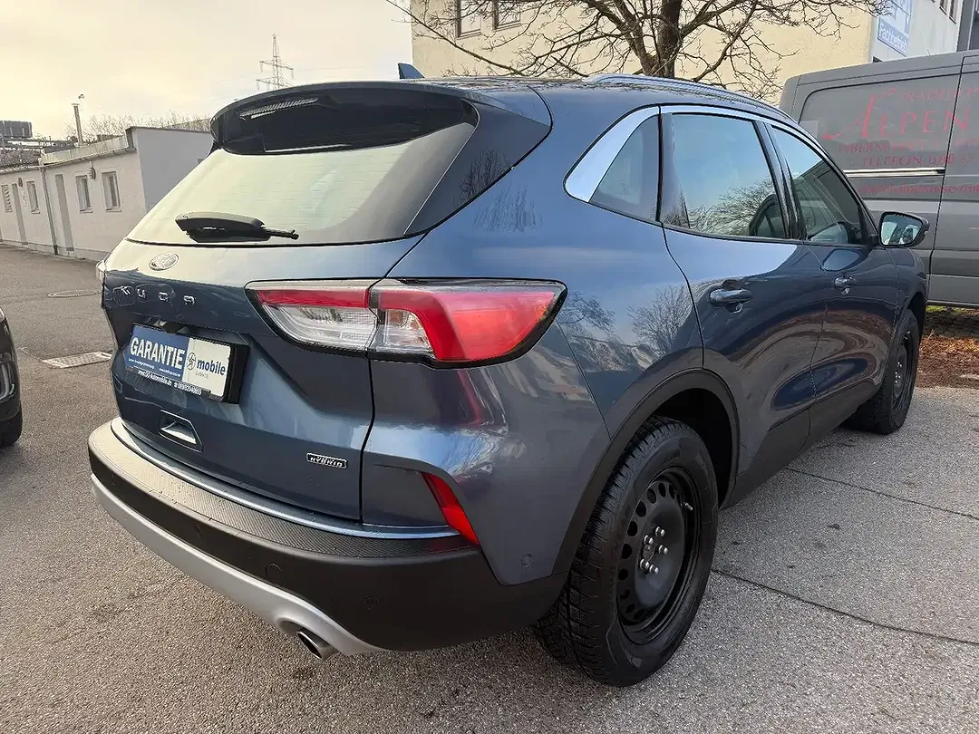 Ford Kuga - Thumbnail 3