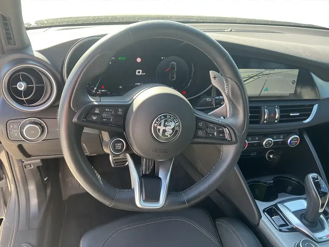 Alfa Romeo Giulia - Thumbnail 10