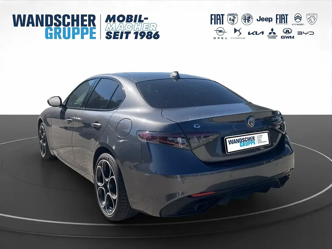 Alfa Romeo Giulia - Thumbnail 3
