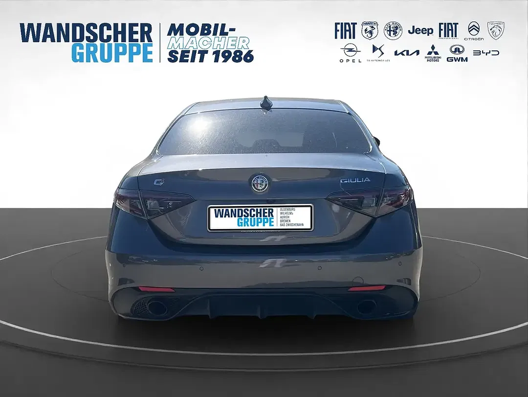 Alfa Romeo Giulia - Thumbnail 4