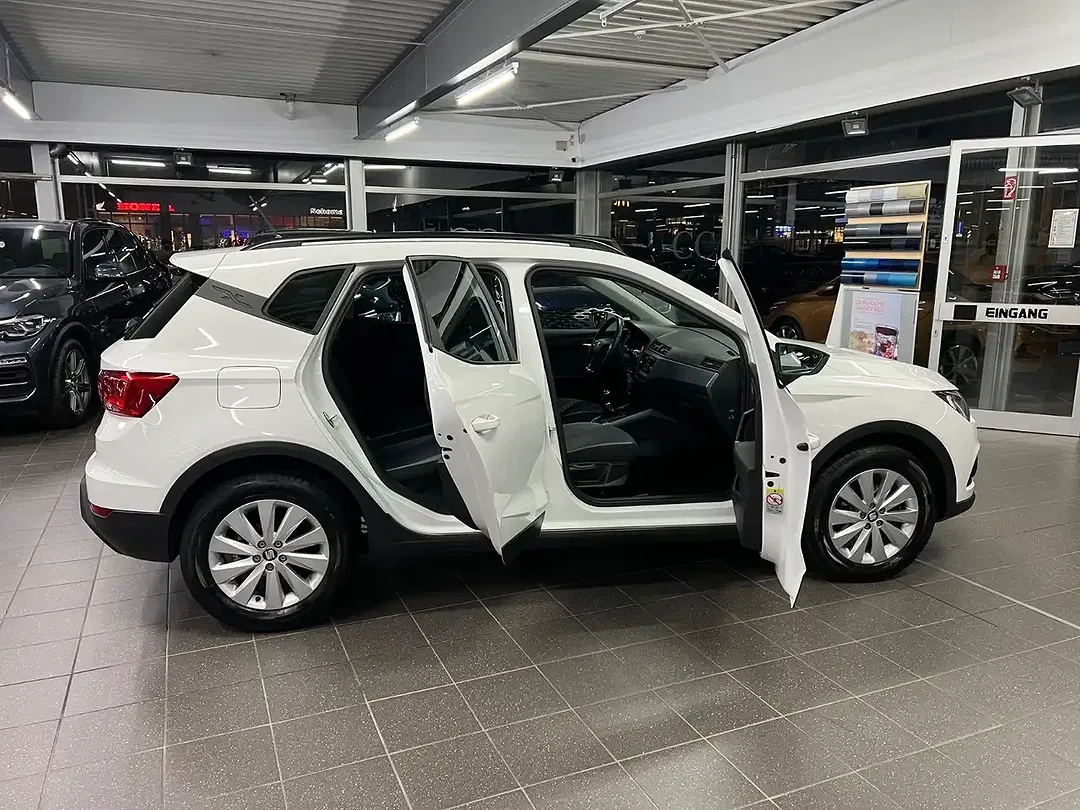 SEAT Arona - Thumbnail 6