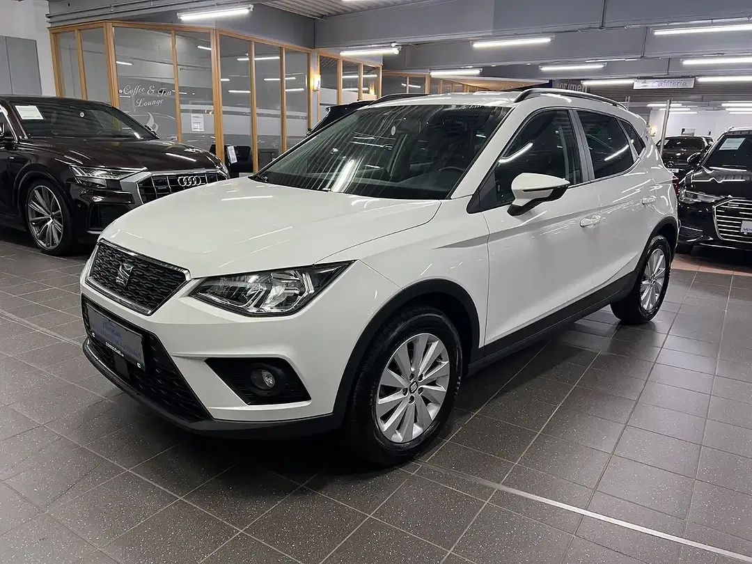 SEAT Arona - Thumbnail 3