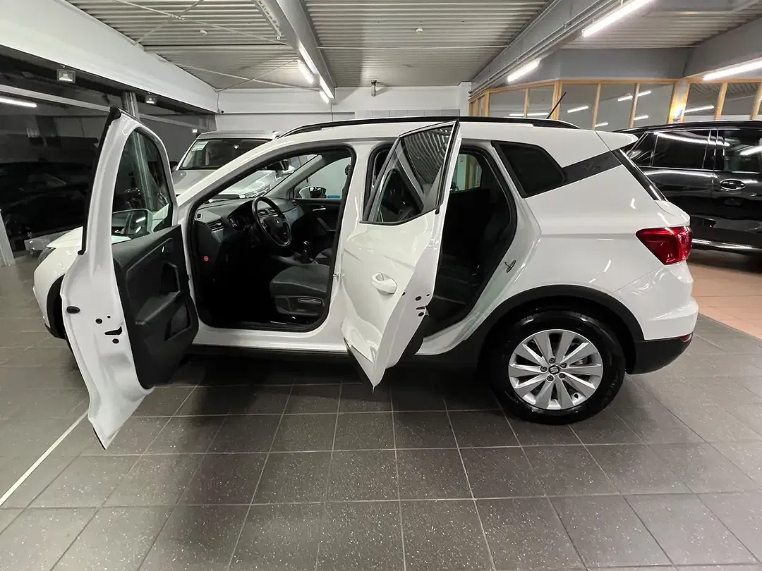 SEAT Arona - Thumbnail 4