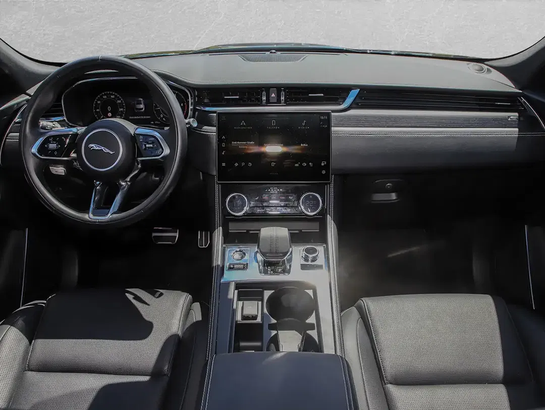 Jaguar F-Pace - Thumbnail 5