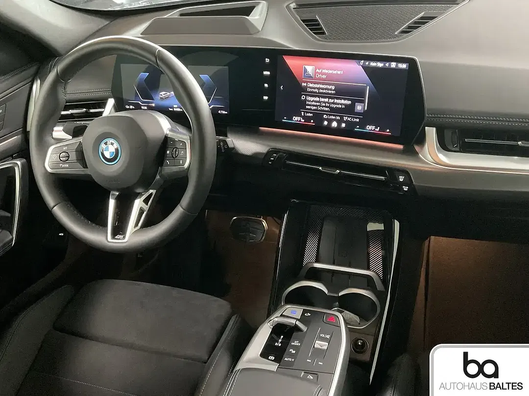BMW iX1 - Thumbnail 9