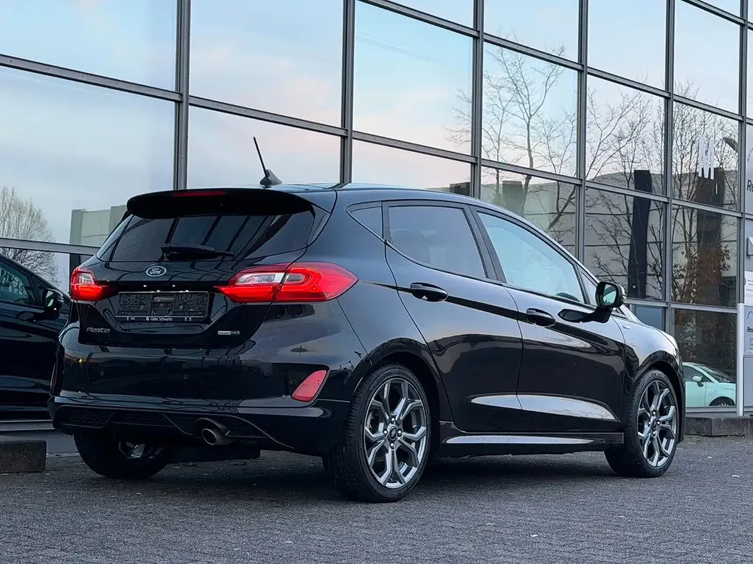 Ford Fiesta - Thumbnail 3