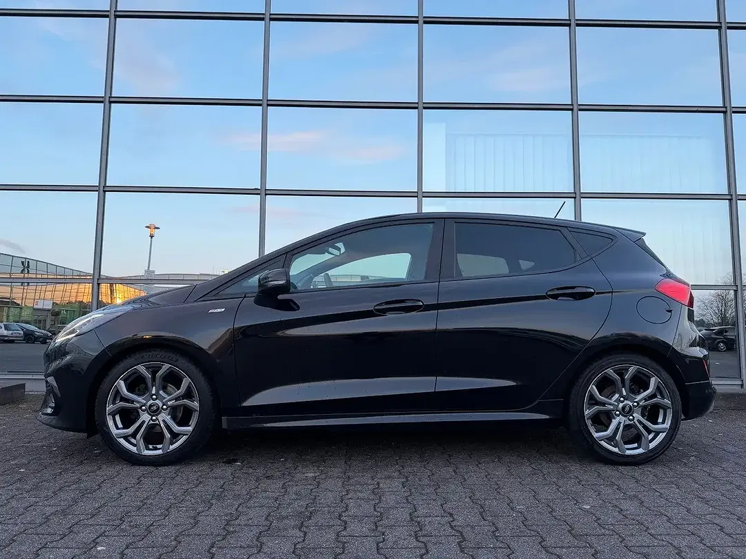 Ford Fiesta - Thumbnail 4