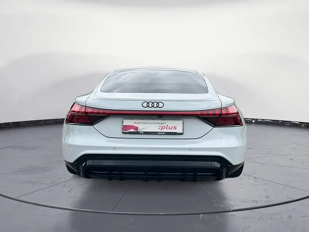 Audi e-tron GT - Thumbnail 4