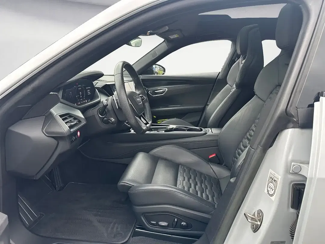 Audi e-tron GT - Thumbnail 7