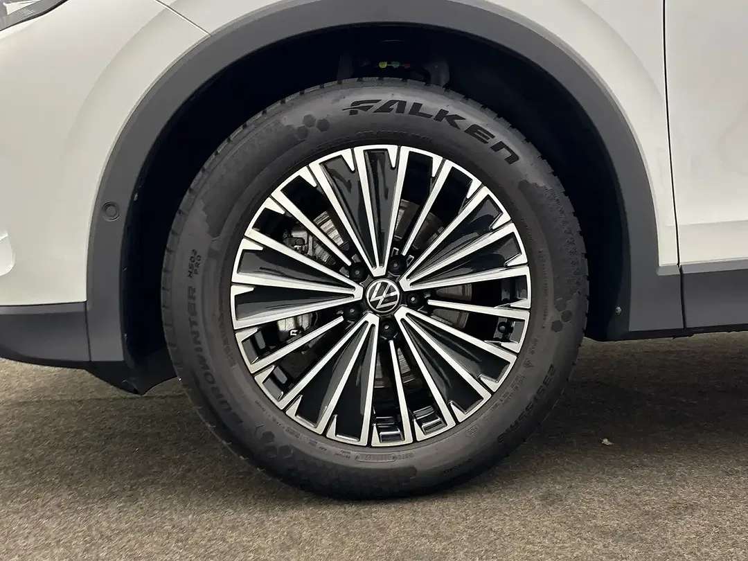 Volkswagen Tiguan - Thumbnail 6