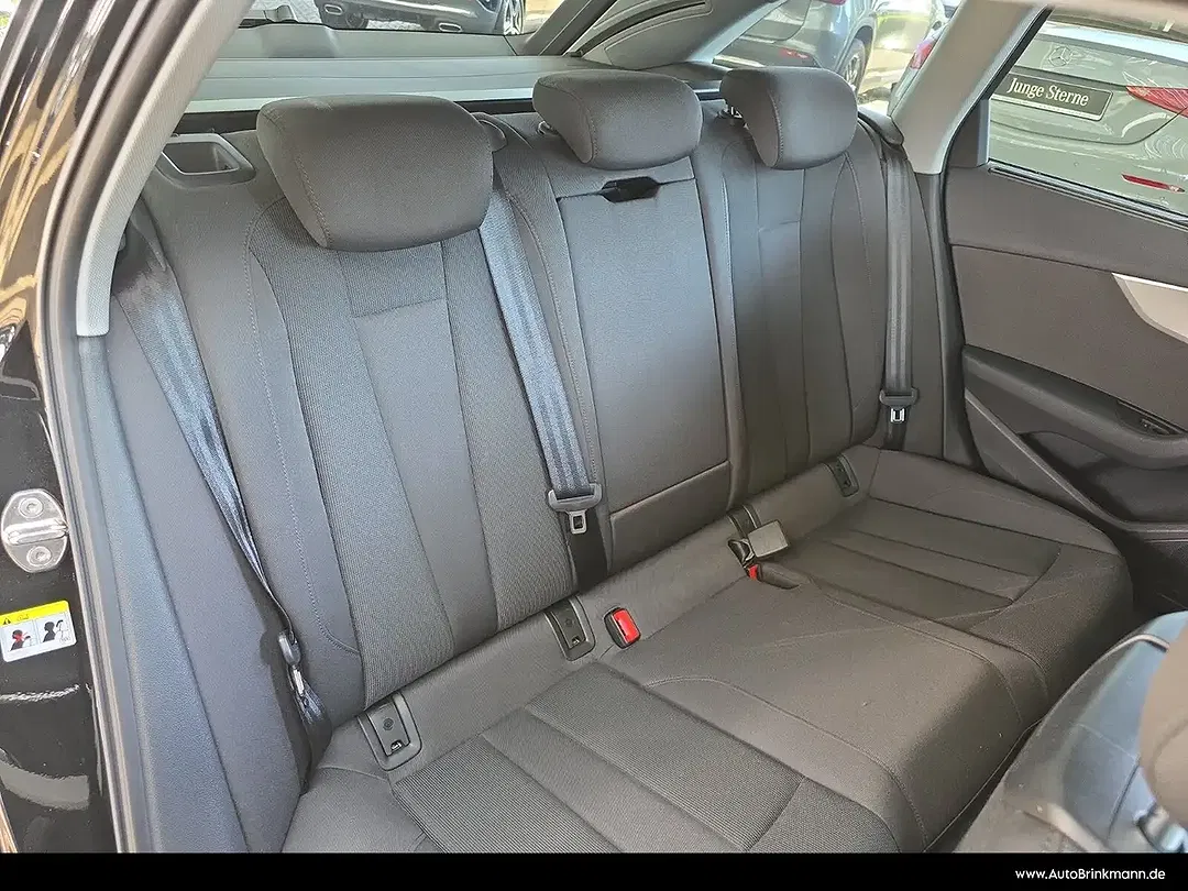Audi A4 - Thumbnail 11