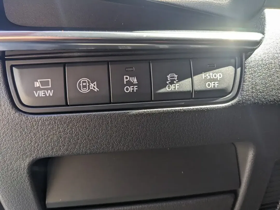 Mazda 3 - Thumbnail 13