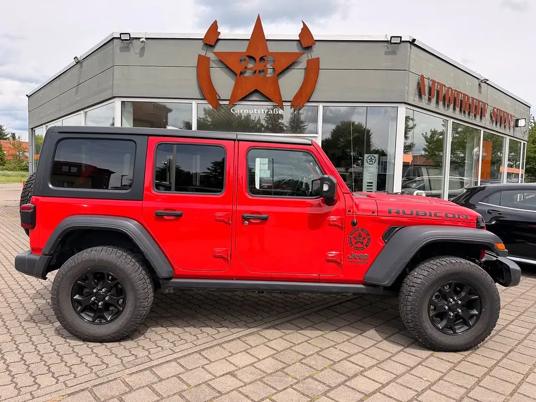 Jeep Wrangler - Thumbnail 3