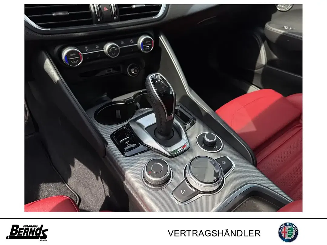 Alfa Romeo Giulia - Thumbnail 7