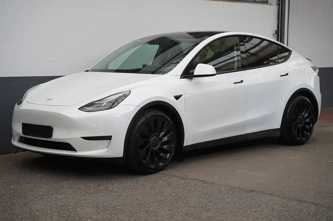 Tesla Model Y - Afbeelding 1