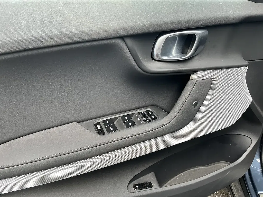 Polestar 2 - Thumbnail 5