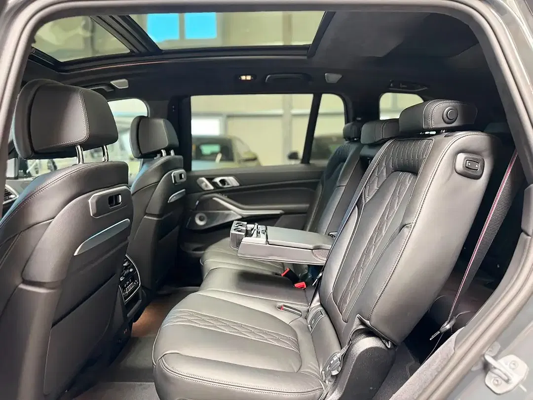 BMW X7 - Thumbnail 4
