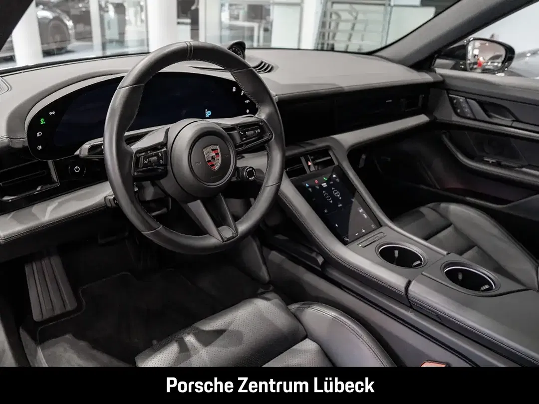Porsche Taycan - Thumbnail 4