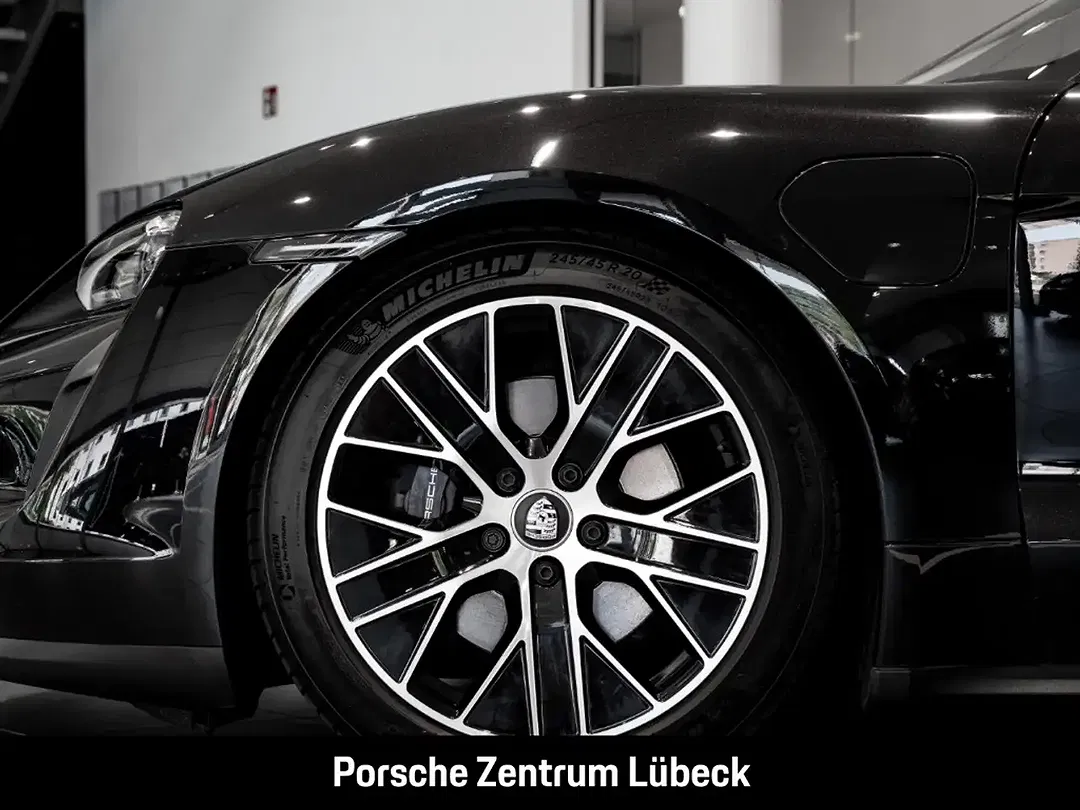 Porsche Taycan - Thumbnail 9