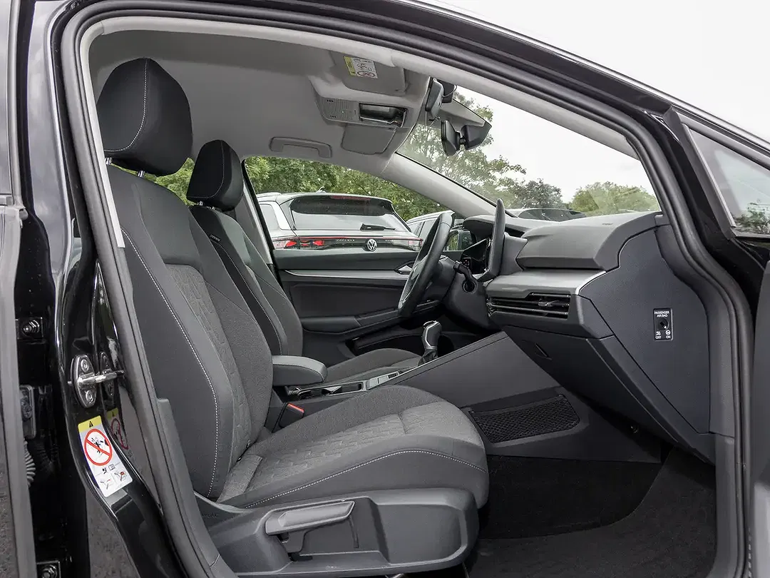 Volkswagen Golf - Thumbnail 3
