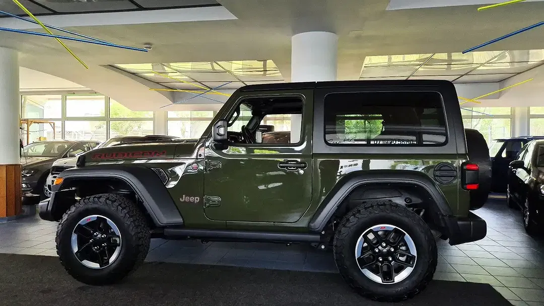 Jeep Wrangler - Thumbnail 10